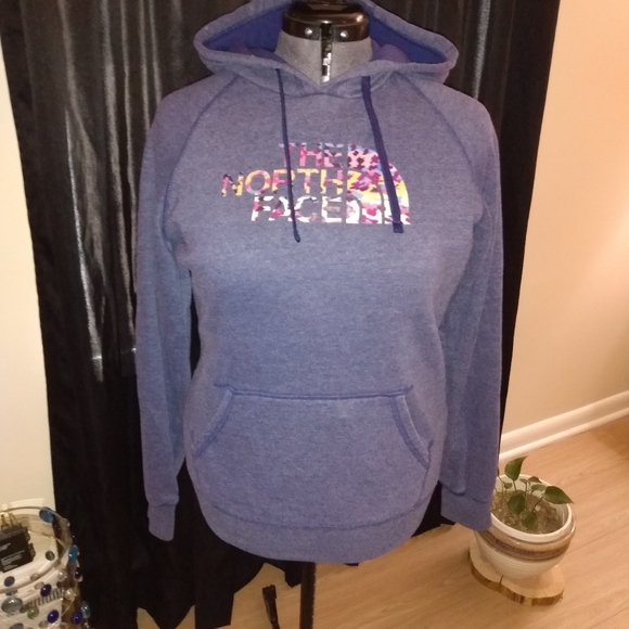 The North Face Women's Hoodie - Picture 1 of 4